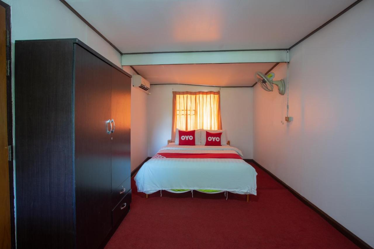 Oyo 909 Guiding Star Resort Chiang Mai Luaran gambar