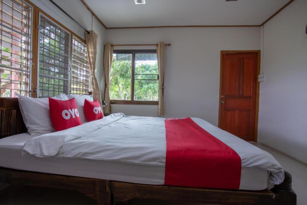 Oyo 909 Guiding Star Resort Chiang Mai Luaran gambar