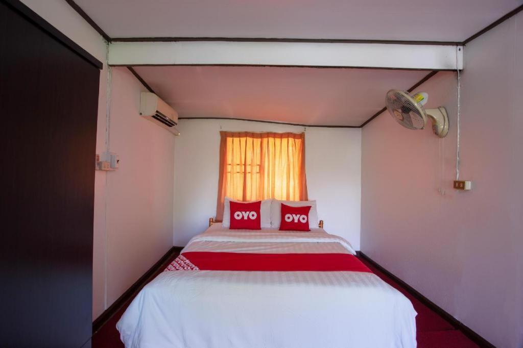 Oyo 909 Guiding Star Resort Chiang Mai Luaran gambar