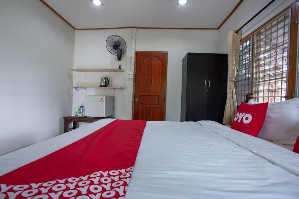Oyo 909 Guiding Star Resort Chiang Mai Luaran gambar