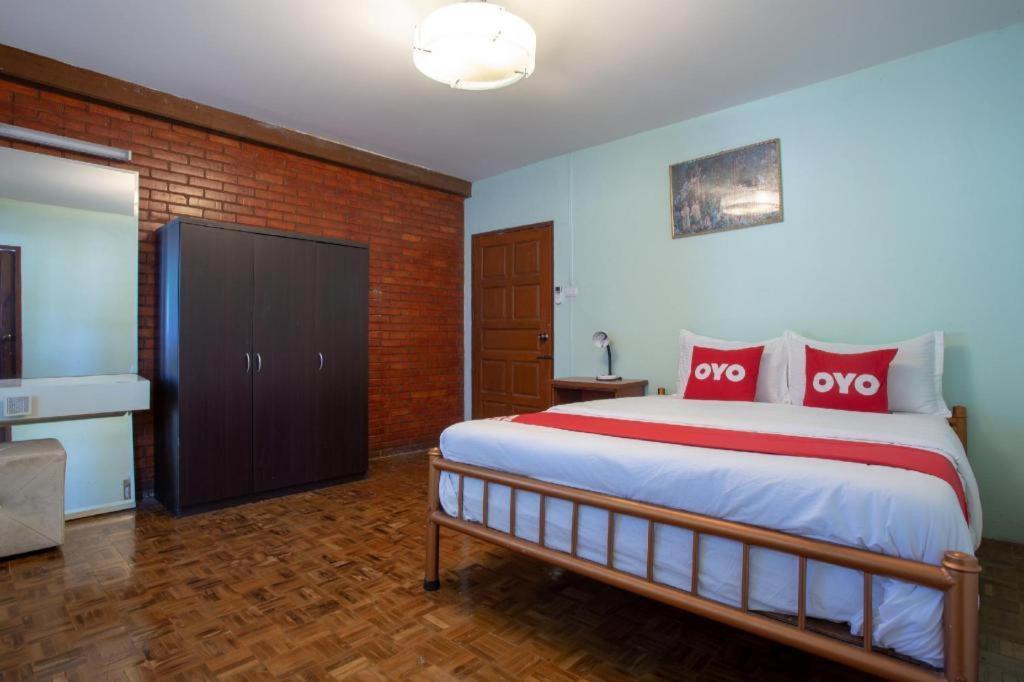 Oyo 909 Guiding Star Resort Chiang Mai Luaran gambar