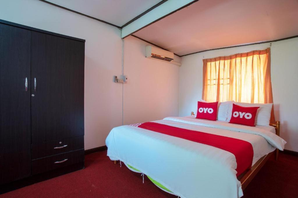 Oyo 909 Guiding Star Resort Chiang Mai Luaran gambar