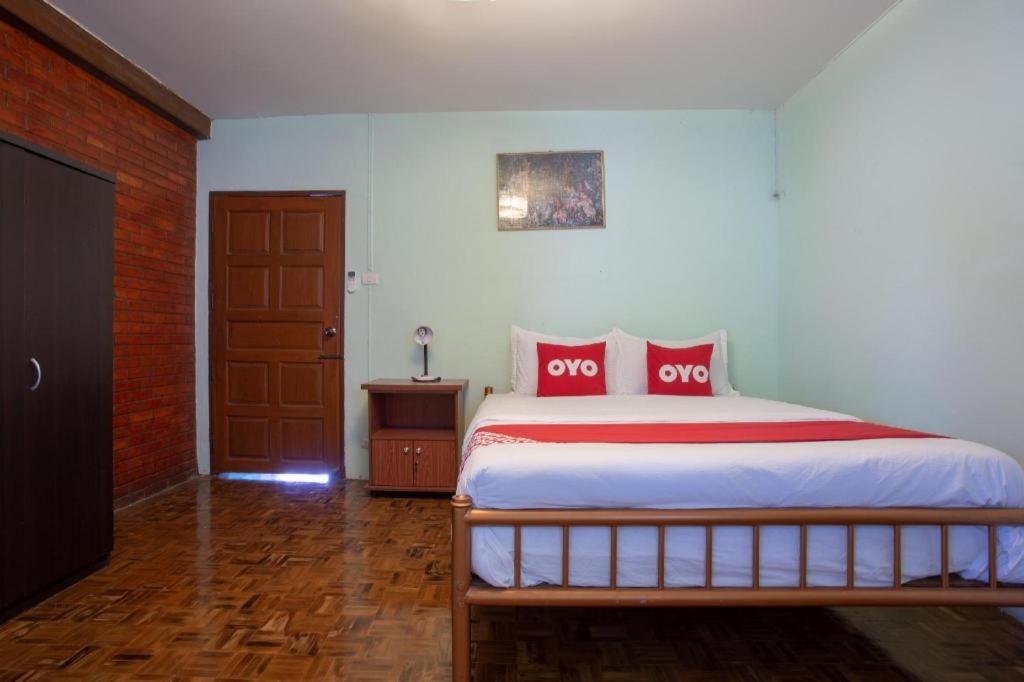 Oyo 909 Guiding Star Resort Chiang Mai Luaran gambar