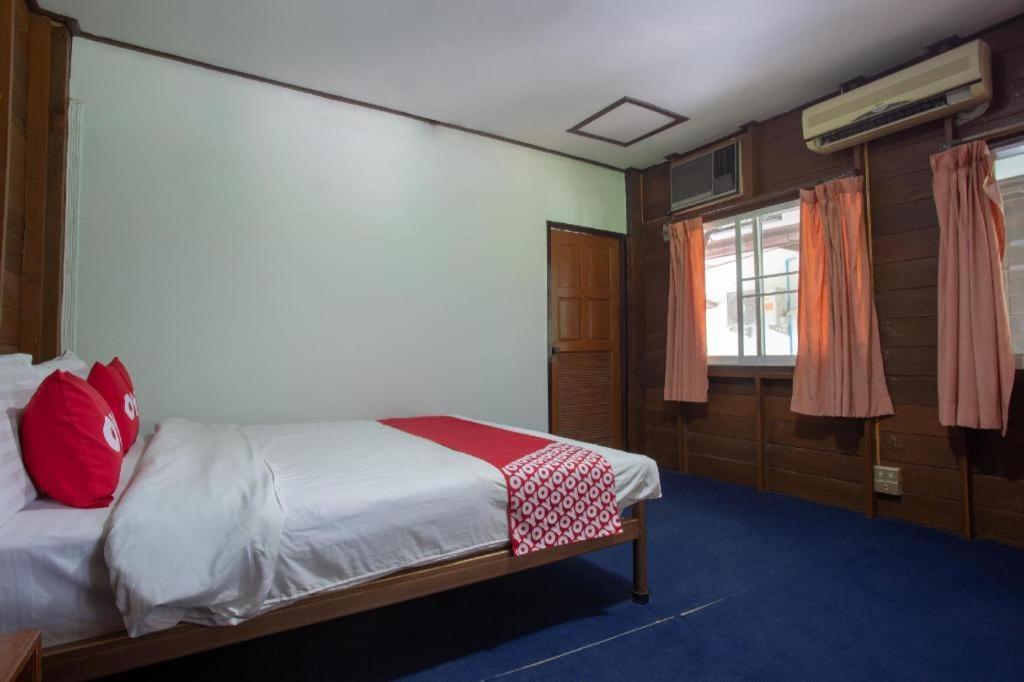 Oyo 909 Guiding Star Resort Chiang Mai Luaran gambar
