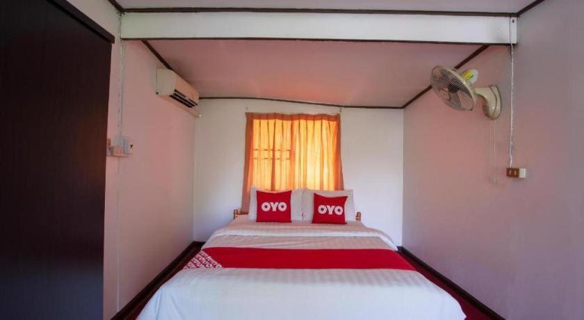 Oyo 909 Guiding Star Resort Chiang Mai Luaran gambar