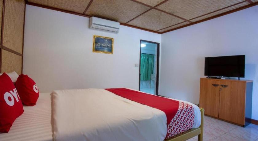 Oyo 909 Guiding Star Resort Chiang Mai Luaran gambar